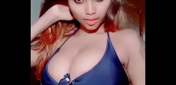  Desi hot tamil girl showing her boobs in front of social media. Indian hot girl